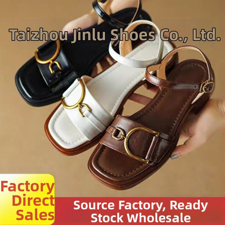 Väliskaubanduse piiriülesed platvormsandaalid naiste suvised šikid küberkuulsuste sandaalid ja sussid 2025. aasta uued saabumised moodsed universaalsed pealisrõivad ühesõnaline vöö