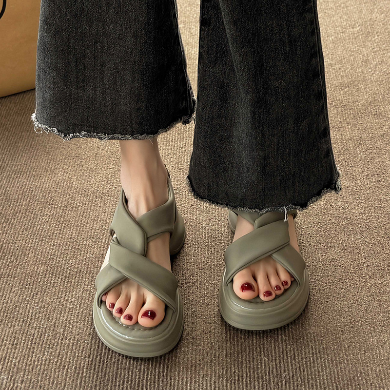 Male sandale s debelim potplatom, platformom i propuštajućim prstima za žene, ljeto 2025., nove ležerne elastične cipele s klinastom petom u korejskom stilu