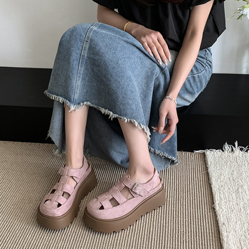 Γυναικεία σανδάλια Niche Hollow Roman για το καλοκαίρι του 2025, νέα πλατφόρμα, με χοντρή σόλα και κλειστά δάχτυλα, παπούτσια Birkenstock βρετανικού στιλ.