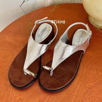 Novi stil francuskih jednostavnih sandala s remenčićima za žene za ljetnu vanjsku odjeću, nježni večernji povjetarac za plažu s tankim remenčićima