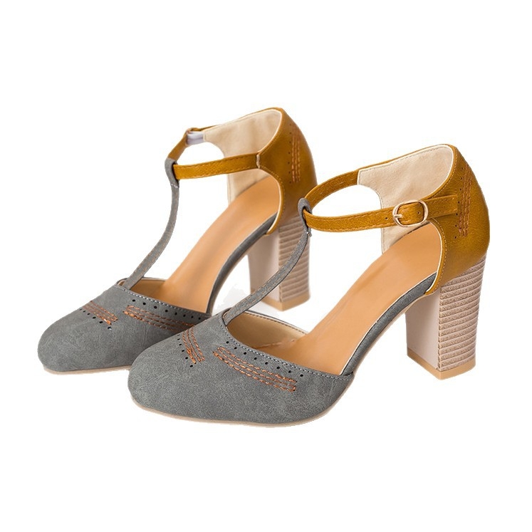 Sandale de mărime mare pentru femei pentru comerț exterior 2024 vara nouă europeană și americană cu tocuri groase și pantofi de damă cu blocuri de culoare deschise