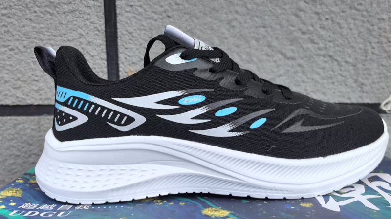 Jooksujalatsid meeste kingad professionaalsed ülikerged hingavad võrkkangast jooksujalatsid pehme tallaga meeste lööke summutavad vedrujalatsid kerged