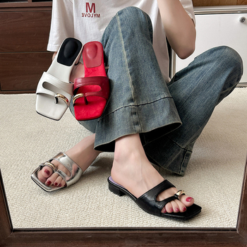 Лято 2025, нов дизайн, сандали с отворени пръсти, дамски метални чехли с дефинирани пръсти, елегантни сандали във френски стил