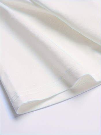 Μοντέρνο ανδρικό μπλουζάκι με στρογγυλή λαιμόκοψη, ενδιαφέρον αγγλικό τύπωμα, διασκεδαστικό χιούμορ, μπορεί να φορεθεί την άνοιξη και το καλοκαίρι