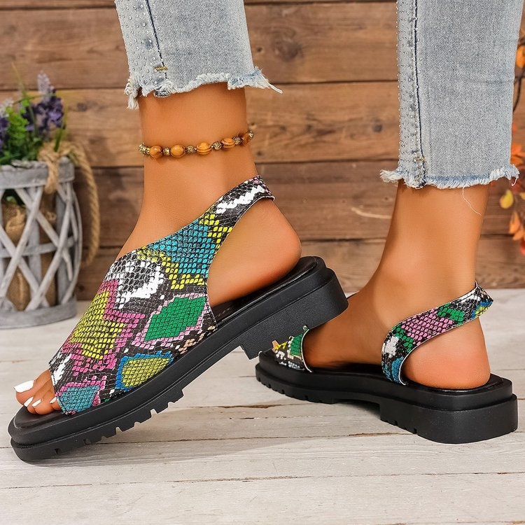 Шедьовър на моден дизайнер, интерпретиращ уникална личност и изключителен вкус!