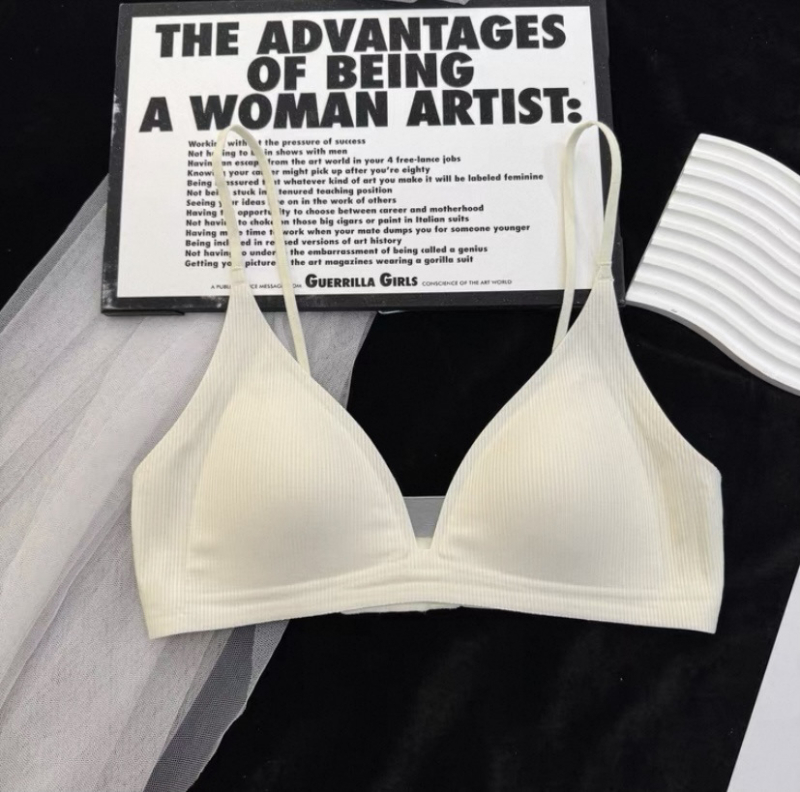 Fengzhixin Original French Deep V Triangle Cup Intimates Fără Margini Frumos Back Fără Cusături Push-Up Sutien de vară subțire