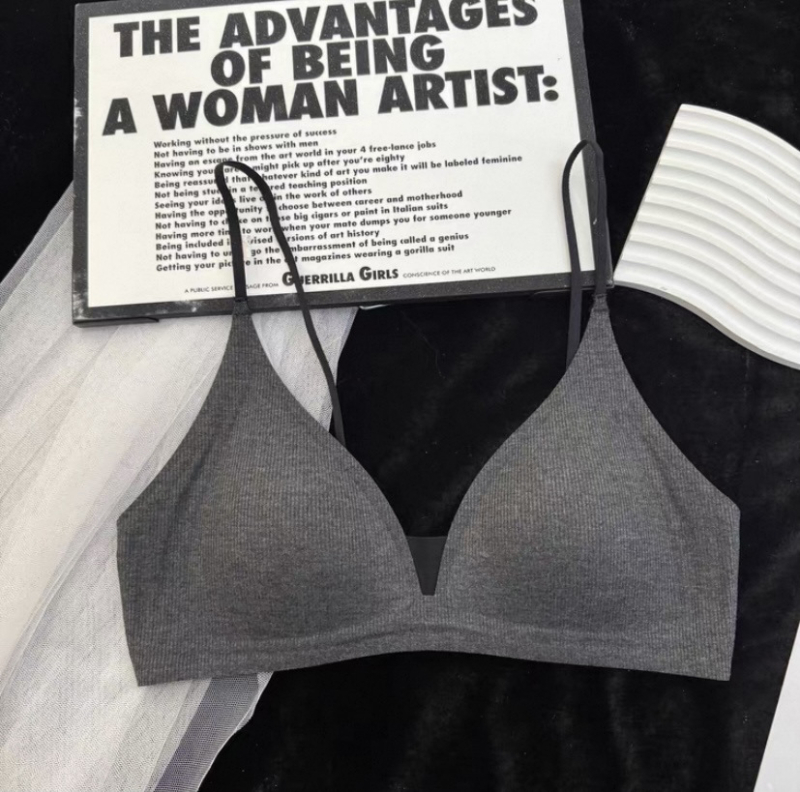 Fengzhixin Original French Deep V Triangle Cup Intimates Fără Margini Frumos Back Fără Cusături Push-Up Sutien de vară subțire