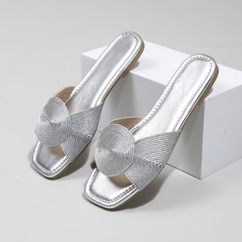 Prekogranična vanjska trgovina Europski i američki vrući prodavani veliki modeli 2025 Ljetne ženske nove metalne električne vezne tkane ravne sandale