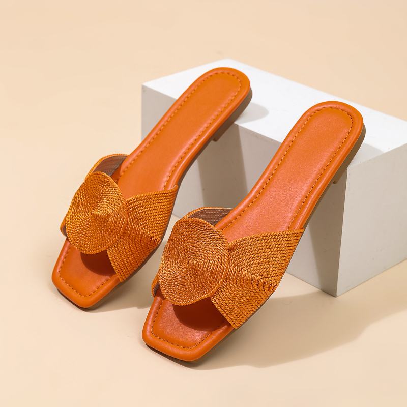 Prekogranična vanjska trgovina Europski i američki vrući prodavani veliki modeli 2025 Ljetne ženske nove metalne električne vezne tkane ravne sandale