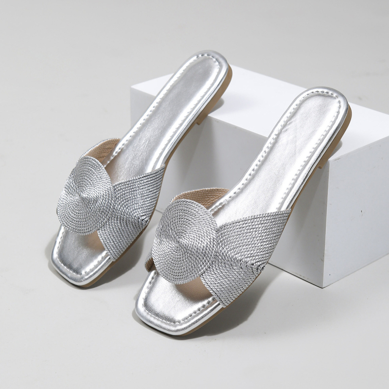 Prekogranična vanjska trgovina Europski i američki vrući prodavani veliki modeli 2025 Ljetne ženske nove metalne električne vezne tkane ravne sandale