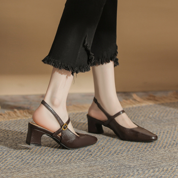 Jin Gang J4703_J6803 Ψηλοτάκουνα 2025 Νέα Καλοκαιρινά Τετράγωνα Χοντρό Τακούνι All-match Πίσω Άδεια Παντόφλες για Γυναίκες