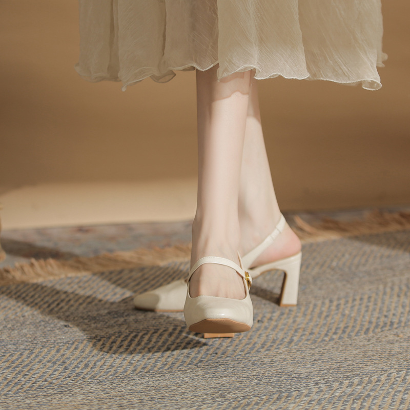 Jin Gang J4703_J6803 Висок ток 2025 Нови летни чехли с квадратна глава и дебел ток, всички размери, с празни задни части за жени