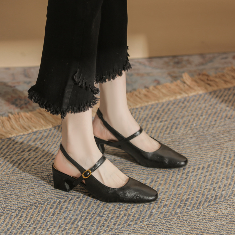 Jin Gang J4703_J6803 Висок ток 2025 Нови летни чехли с квадратна глава и дебел ток, всички размери, с празни задни части за жени