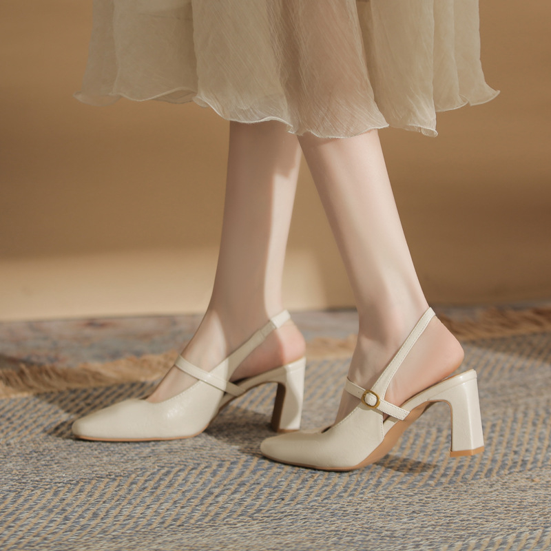 Jin Gang J4703_J6803 Висок ток 2025 Нови летни чехли с квадратна глава и дебел ток, всички размери, с празни задни части за жени