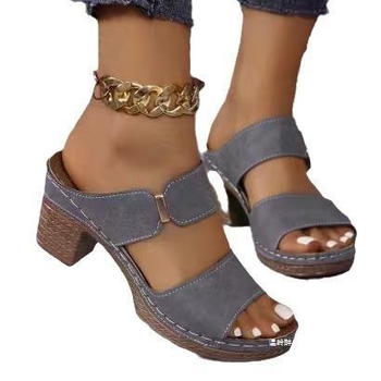 Europos ir Amerikos užsienio prekybos plius dydžio atviros nosies aukštakulnės šlepetės moterims, tarpvalstybinės naujos šiurkščios kulno modelio mados basutės ir šlepetės