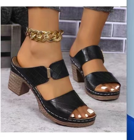 Europos ir Amerikos užsienio prekybos plius dydžio atviros nosies aukštakulnės šlepetės moterims, tarpvalstybinės naujos šiurkščios kulno modelio mados basutės ir šlepetės