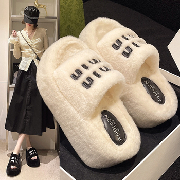 Krznene papuče s debelim potplatom za žensku vanjsku odjeću 2024. Nove jesenske i zimske modne plišane krznene popularne kućne pamučne papuče s jednom riječi