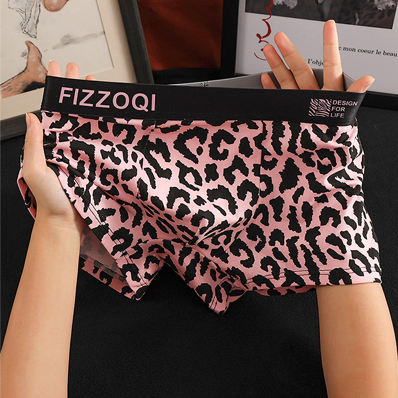 Uued meeste trendikad leopardimustriga puhtast puuvillast mugavad seksikad isikupärastatud aluspesu poiste nelja nurgaga bokserid, hingavad lühikesed püksid