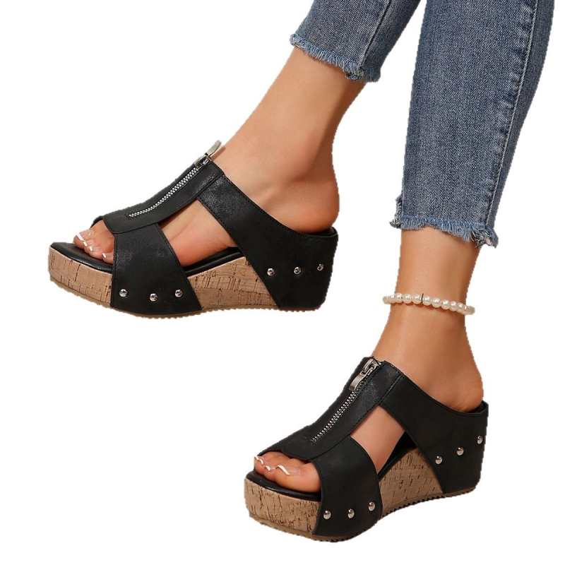 Лято 2025 нови трансгранични директни доставки на външна търговия плюс размер дамски клинови чехли риба уста дебело дъно сандали с нитове на едро