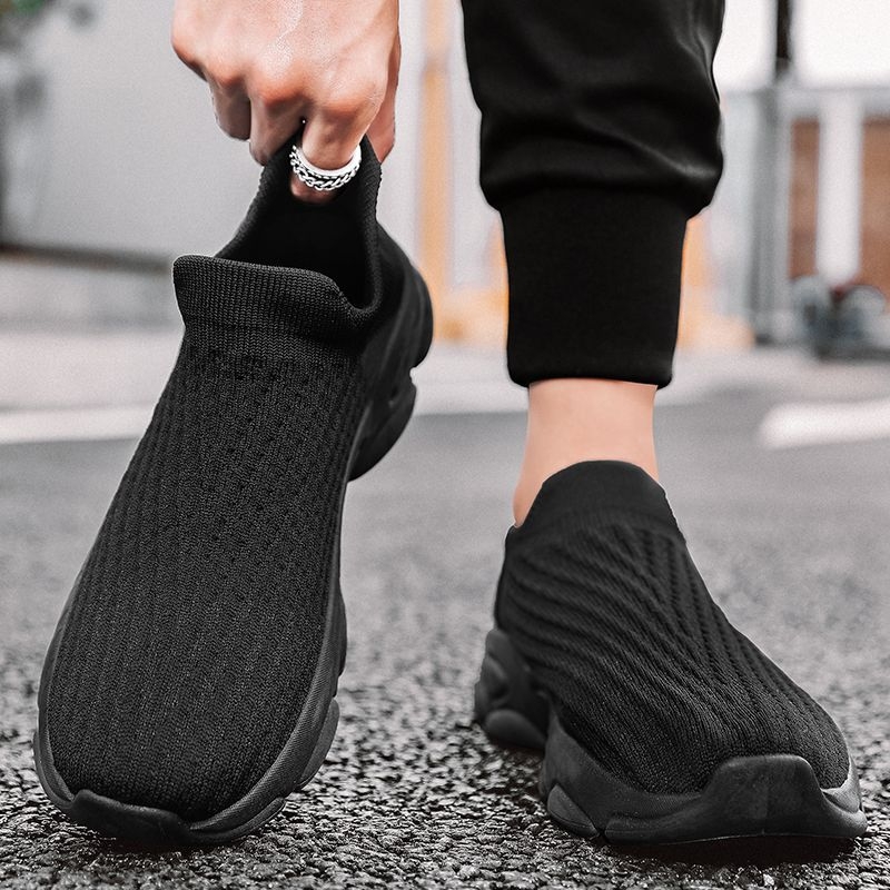 Vyriški sportiniai ir laisvalaikio bateliai su minkštapadžiais kojiniais, vasariniai, kvėpuojantys, austi tinkleliai, užmaunami.