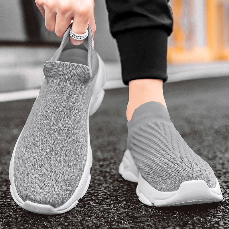 Vyriški sportiniai ir laisvalaikio bateliai su minkštapadžiais kojiniais, vasariniai, kvėpuojantys, austi tinkleliai, užmaunami.