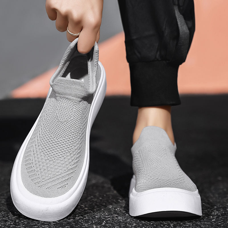 Vyriški sportiniai ir laisvalaikio bateliai su minkštapadžiais kojiniais, vasariniai, kvėpuojantys, austi tinkleliai, užmaunami.