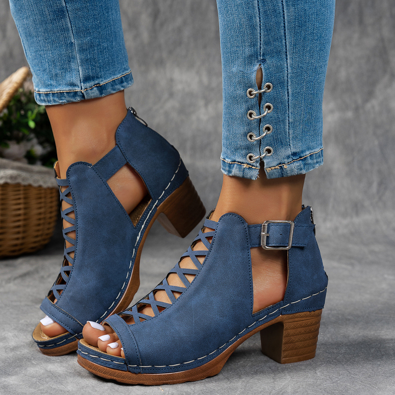 Sandėlyje esančios naujos europietiškos ir amerikietiškos mados didelių dydžių storų kulnų moteriškos basutės, užsienio prekybos moteriškos aukštakulnės basutės apvaliomis nosimis su sagtimi moterims