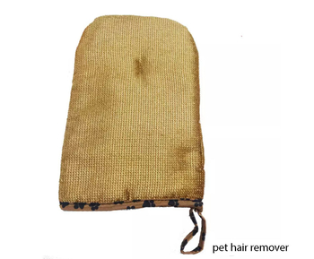 Mājdzīvnieku apmatojuma noņemšanas līdzekļu ražotāji piegādā mājas cimdus, dīvāna apģērbu, suņu būdas apmatojuma tīrīšanas rīku birsti