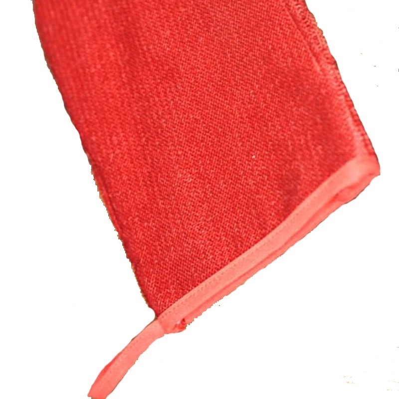 Mājdzīvnieku apmatojuma noņemšanas līdzekļu ražotāji piegādā mājas cimdus, dīvāna apģērbu, suņu būdas apmatojuma tīrīšanas rīku birsti