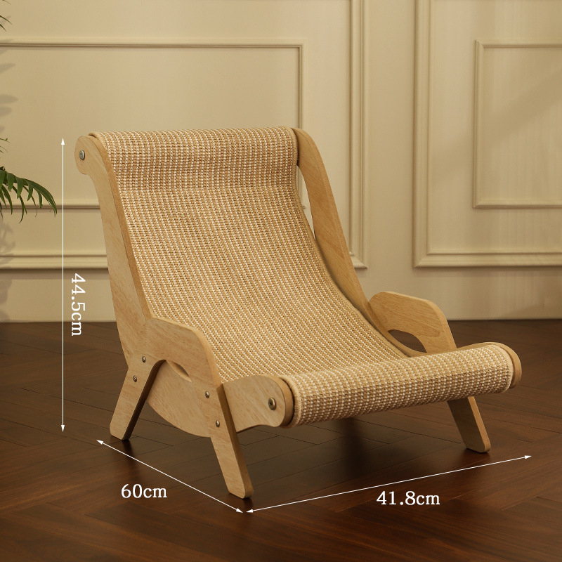 Sizalio katėms skirta draskymo lenta, katėms skirta atlošiama sofa-hamakas, kuriuo dalijasi augintiniai, medinis tvartas, šlifavimo letenėlių pagalvėlė, kurią galima pakeisti, kad būtų atspari braižymo šiukšlėms