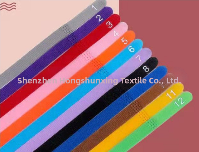 Mājdzīvnieka identifikācijas gredzens ar 15 krāsu mājdzīvnieka kakla siksnas apdruku un identifikāciju ar kucēna un kaķēna kakla siksnas jostu