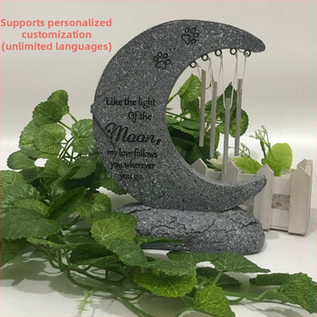 Tarpvalstybinę vietą galima pritaikyti su graviruotu mėnulio, vėjo varpelio, antkapio kiemo dekoracija, dervos papuošalais, naminių kačių ir šunų atminimui.