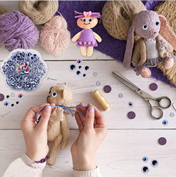 „Amazon Hot Plum Blossom Box“ daugiafunkcinė lipni judančių akių žaislų aksesuarų dėžutė, tiesiogiai klijuojanti animacinių gyvūnų akis