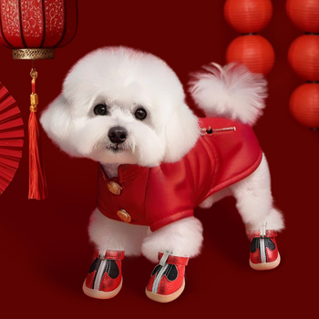 Šunų batai mažiems meškiukams Naujųjų metų dieną vedžiojant šunį, šilti, vilnoniai, pėdų uždangalai, neslystantys, raudoni, šventiniai medvilniniai batai