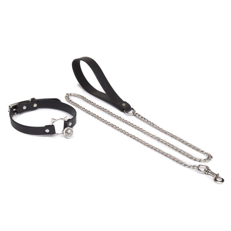 SM sekso žaislai, juodo katino varpelio formos antkaklis, vyriškos ir moteriškos vergų dresavimo antkaklis, traukos antkaklis, SM sekso reikmenys