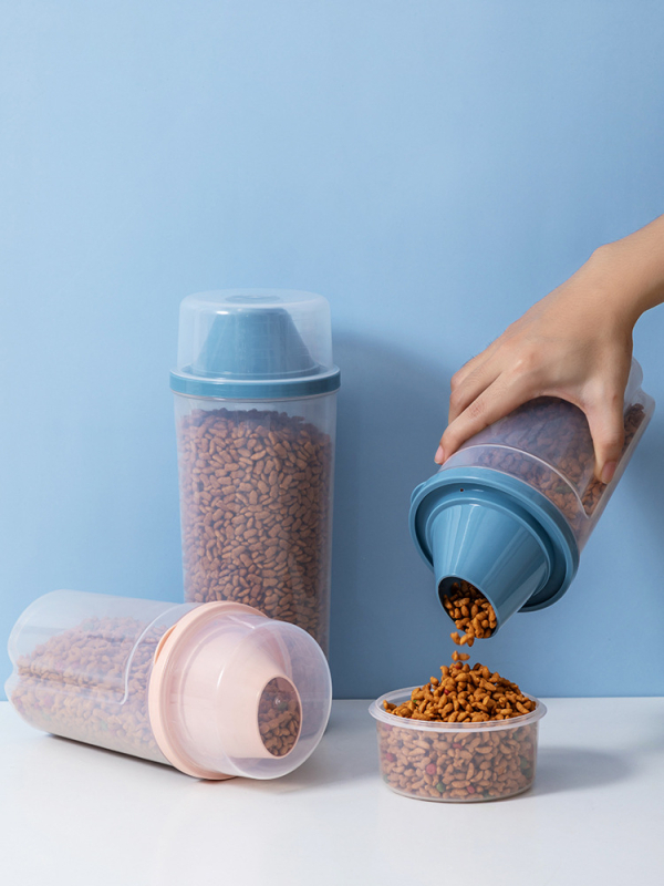 Teravilja hoiustamise ämber kassi- ja koeratoidu ladustamiseks suletud niiskuskindel mahuti lemmikloomade teravilja hoiukast koertele kaasaskantav väljasõit