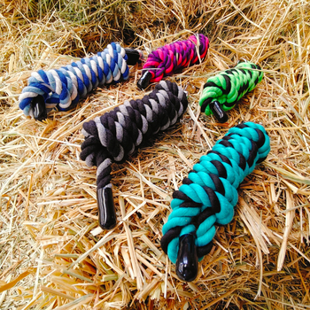 Piiriülesed lemmikloomade jalutusrihmad, kassi- ja koerarihmad, hobuserakmed, ratsutamistarvete tootja, ratsutamisköis