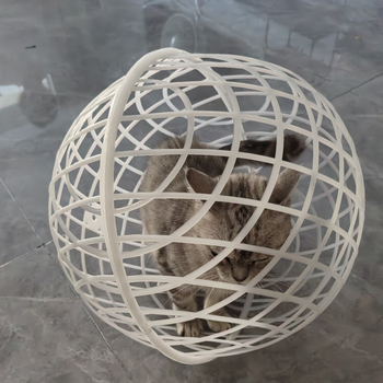 Lendav kanapuur, plastmassist sfääriline kanapuur, ümmargune küülikupuur, veerevad maalilised kohad, liikuv vabapidamisel kanapuur