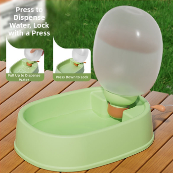 Τα σκυλιά βγαίνουν έξω ποτήρι νερού για κατοικίδια, συνοδευτικό ποτήρι πόσιμου νερού, φορητό πολυλειτουργικό μπουκάλι πόσιμου νερού, κρεμαστό τροφοδότη νερού