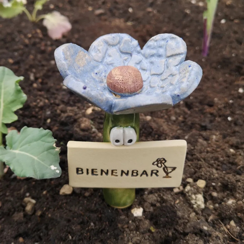 Vabzdžių girdyklos Įspūdingos girdyklos laukinėms bitėms Vabzdžių girdyklos