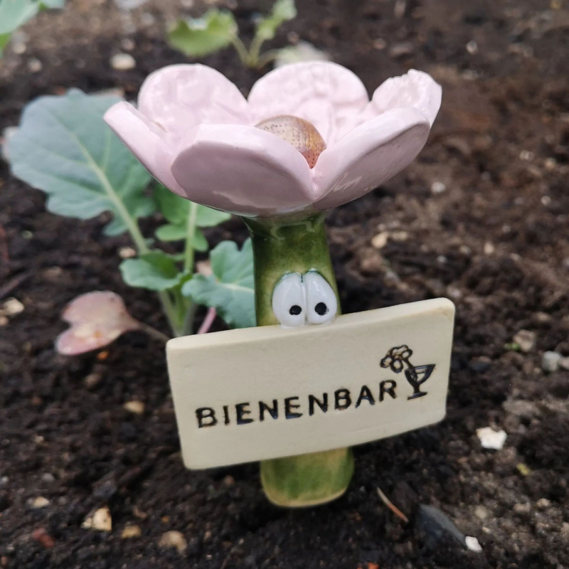 Vabzdžių girdyklos Įspūdingos girdyklos laukinėms bitėms Vabzdžių girdyklos