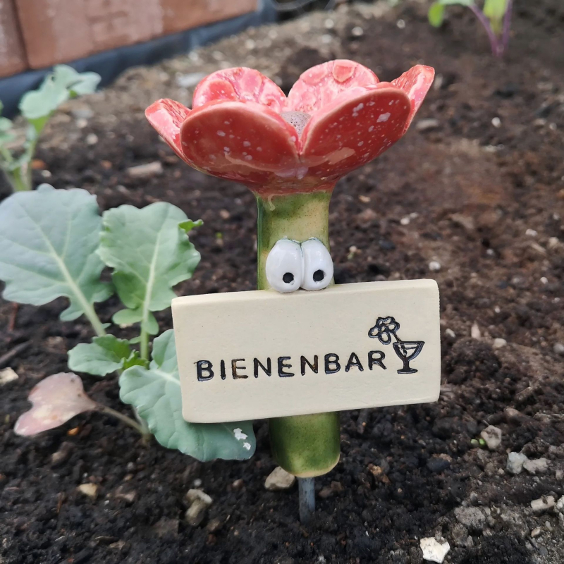 Vabzdžių girdyklos Įspūdingos girdyklos laukinėms bitėms Vabzdžių girdyklos