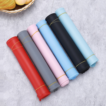 Χαλί σιλικόνης για κατοικίδια Amazon Hot Sale με τρύπες Χαλί τροφής για γάτες και σκύλους Σιλικόνης για σκύλους με πατούσα Αδιάβροχο χαλί με καπάκι κατοικίδιων