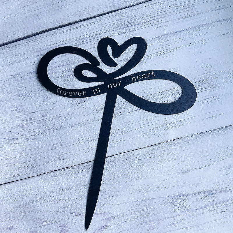 Tarpvalstybiniai nauji produktai, atminimo krūvos ženklas, lauko kiemas, juoda užuojauta, sodo drugelis, dekoracija, dovanų kapinės, atminimo krūva