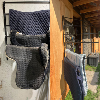 Skersinis balno stovas arklių gobtuvų stovas, ištraukiamas prie sienos tvirtinamas stovas, daiktadėžės laikiklis, prie sienos tvirtinamas stovas