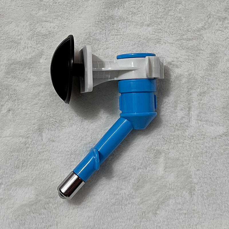 Диспенсър за вода за домашни любимци, висяща глава с дюза за вода, може да бъде оборудван с дюза за пиене на напитки, диспенсър за вода за кучета, диспенсър за вода за котки