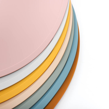 Keresztbe helyezhető, nagy, félkör alakú, vastagított, egyszínű, gyermek szilikon alátét, hőszigetelt, csúszásmentes, kopásálló, könnyen tisztítható gurulós alátét