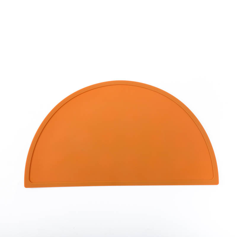 Keresztbe helyezhető, nagy, félkör alakú, vastagított, egyszínű, gyermek szilikon alátét, hőszigetelt, csúszásmentes, kopásálló, könnyen tisztítható gurulós alátét