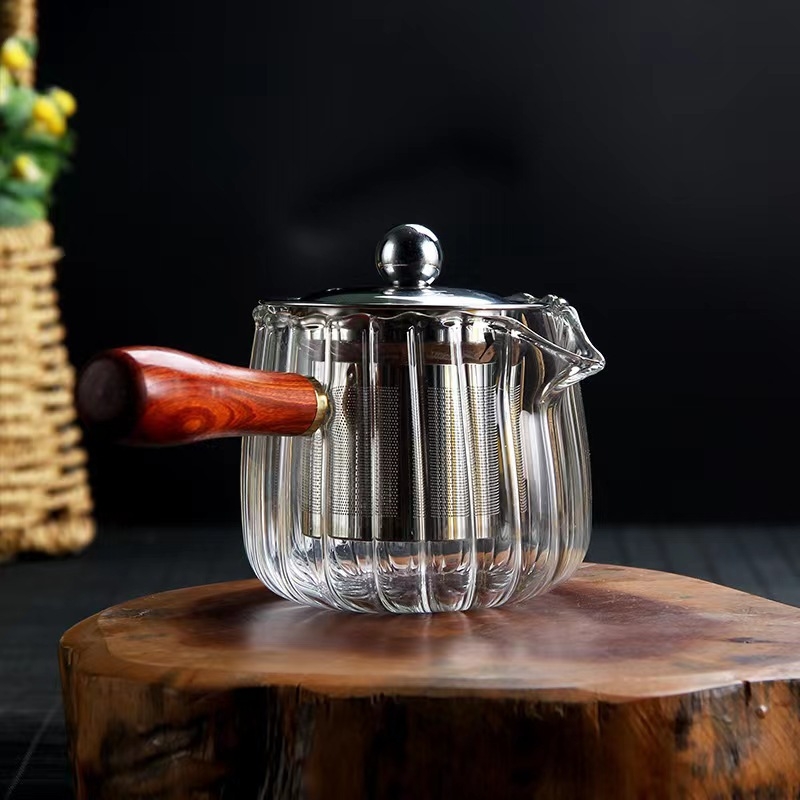 Tarpvalstybinė medinė rankena, dryžuotas aukšto borosilikatinio stiklo mugės puodelis, įvairių stilių skaidraus stiklo arbatos skirtukas, gėlių arbatos uniformos puodelis