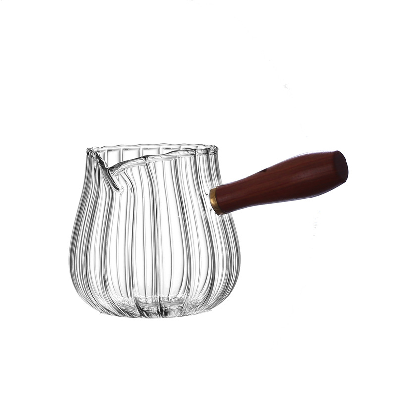 Tarpvalstybinė medinė rankena, dryžuotas aukšto borosilikatinio stiklo mugės puodelis, įvairių stilių skaidraus stiklo arbatos skirtukas, gėlių arbatos uniformos puodelis